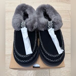BRAND NEW WITH TAGS / BOX- UGG Tasman Alpine Slippers, Black size 8